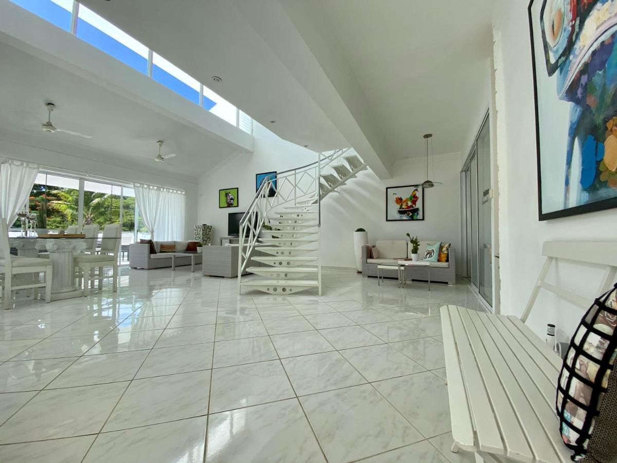 ホテル Casa Veintiuno Sosúa エクステリア 写真